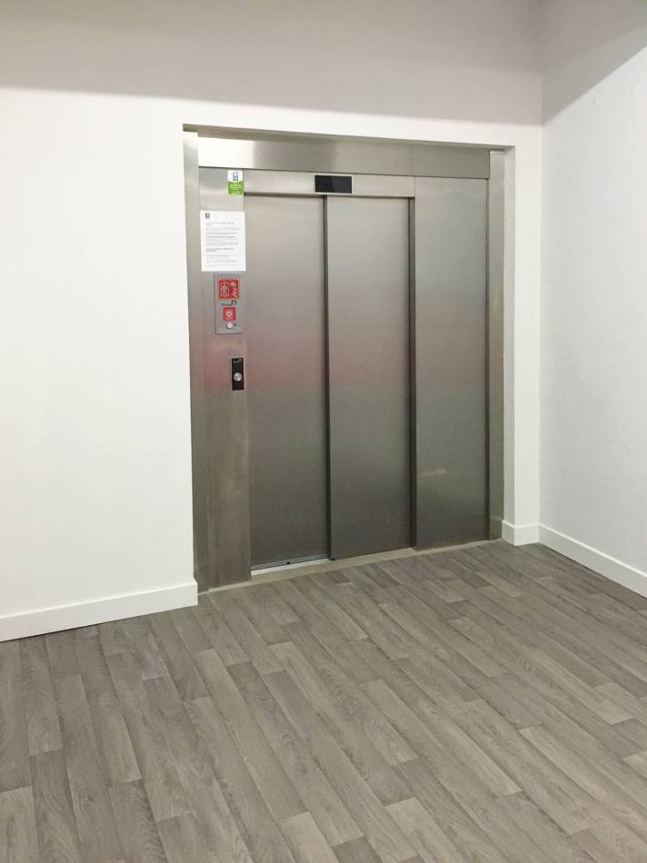 Ascenseur rénové de l'immeuble Là CYTI®