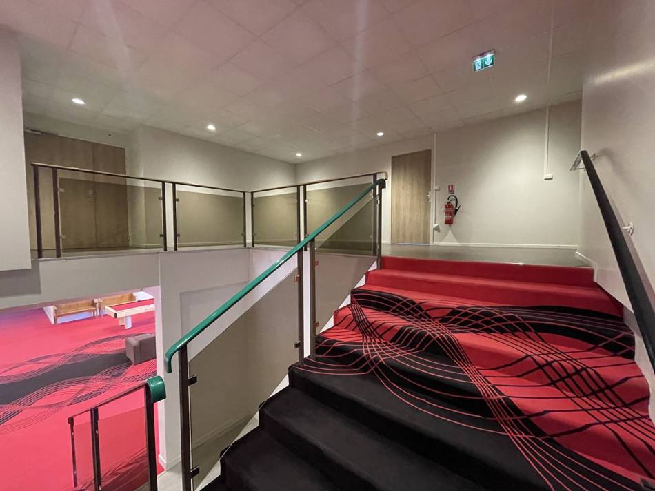 Hall et escalier rénovés de l'immeuble Là CYTI®